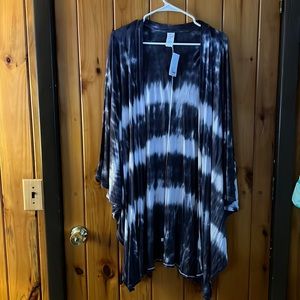 Lane Bryant LIVI Womens top. NWT size 14/20